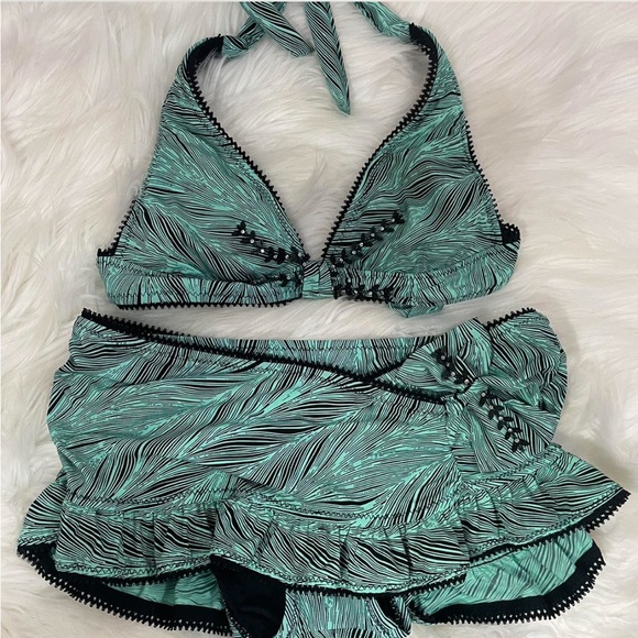 Betsey Johnson Bikini 2 Piece
Halter
Skirt Over Bikini Rhinestones Bows - Picture 3 of 8